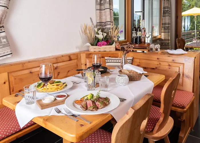 Hostel By Randolins *