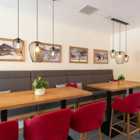 Hostal By Randolins St Moritz