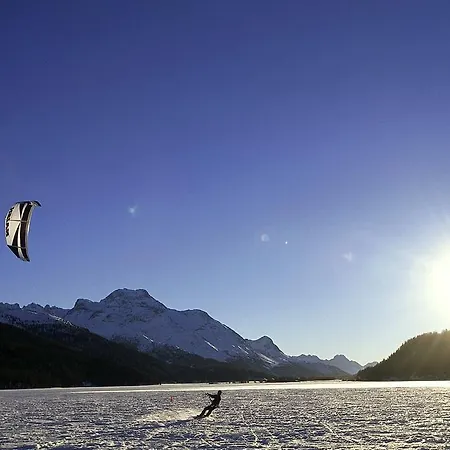 By Randolins Hostal *