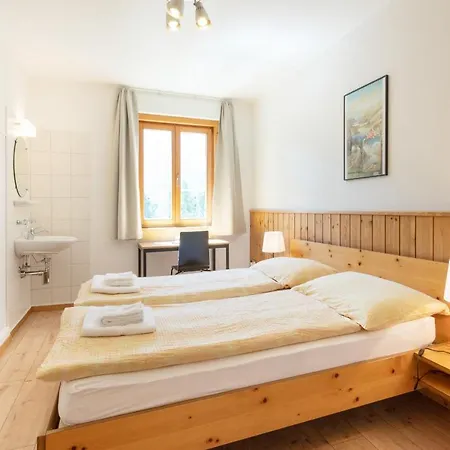 Hostal By Randolins *