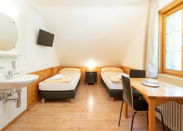 Auberge de jeunesse By Randolins Saint-Moritz